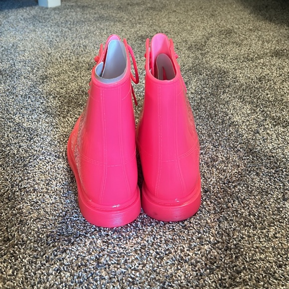 Quipid Boots, Hot pink, Size 10 - Picture 3 of 4